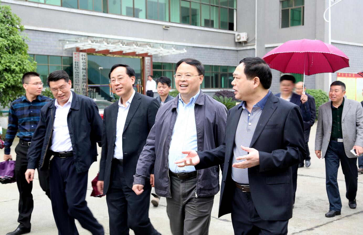 2015年4月，省委常委副省長張劍飛蒞臨公司視察.JPG